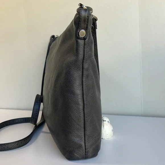 Rough & Tumble Traveler Crossbody - Picture 5 of 16